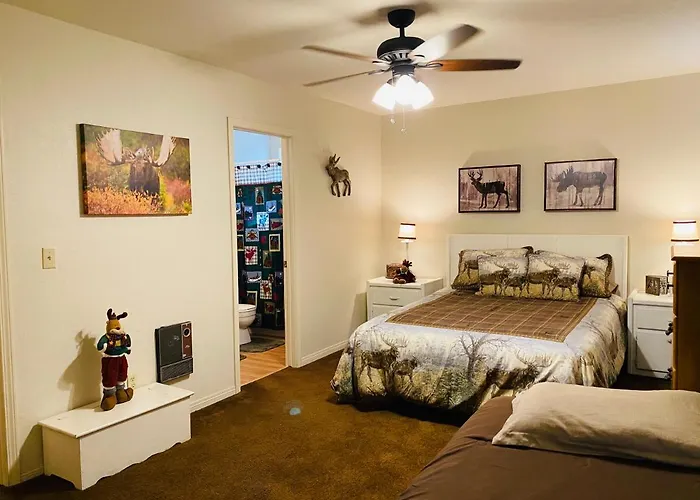 Holiday home 2br Gated Escape With A Pool And Walk To Dining And Trails *