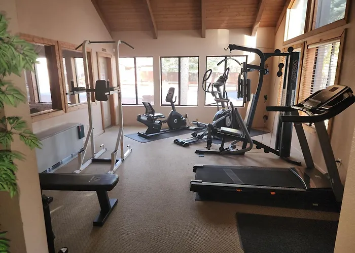 2br Gated Escape With A Pool And Walk To Dining And Trails *