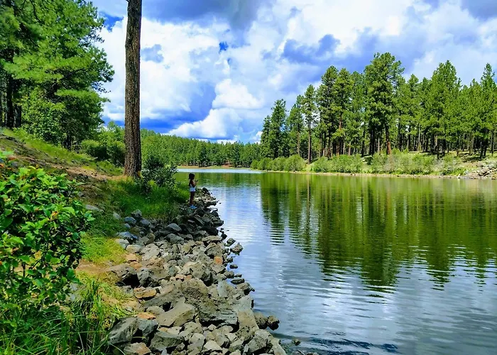 Holiday home 2br Gated Escape With A Pool And Walk To Dining And Trails