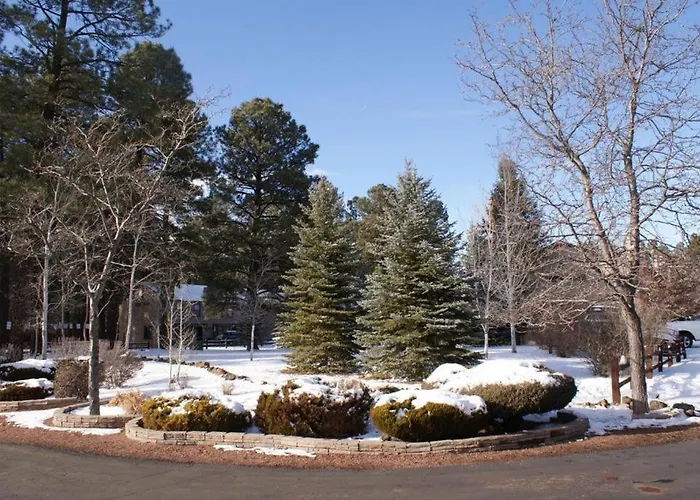 2br Gated Escape With A Pool And Walk To Dining And Trails Holiday home *